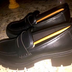 Madden Girl Humphrey Loafer Lug Sole size 8.5 Black New in Box